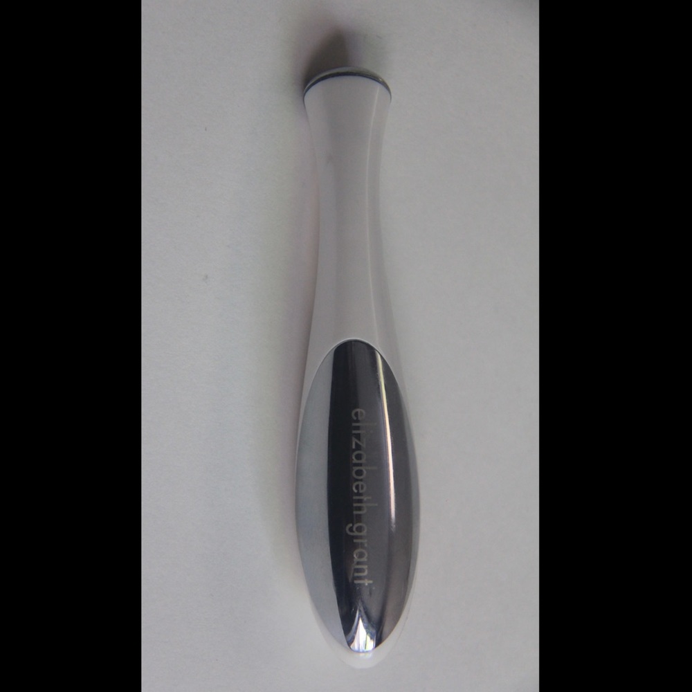 FACE & EYE MASSAGER
